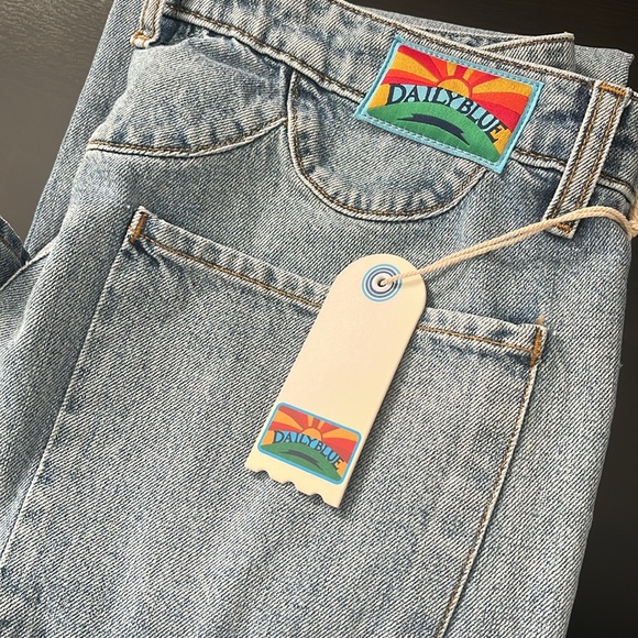 NWT SKYE Daily Blue Sold Out Bell Jeans - Picture 9 of 9